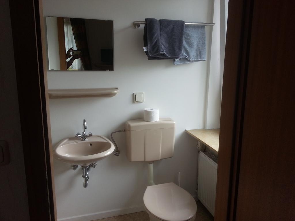 Hotel Deutsches Haus Francop Хамбург Стая снимка