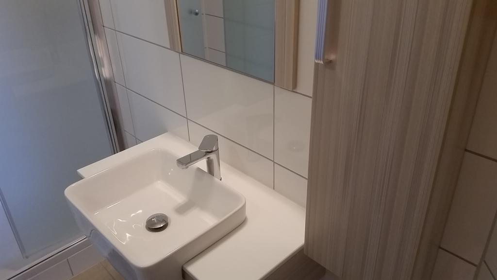 Hotel Deutsches Haus Francop Хамбург Екстериор снимка